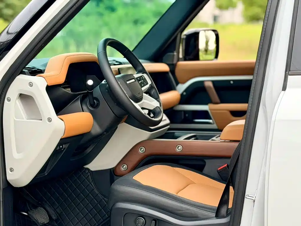 Land Rover Defender — миниатюра 4