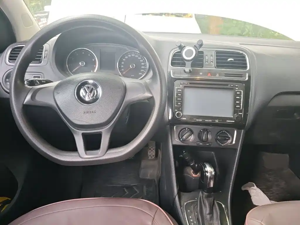 Volkswagen Polo — миниатюра 13