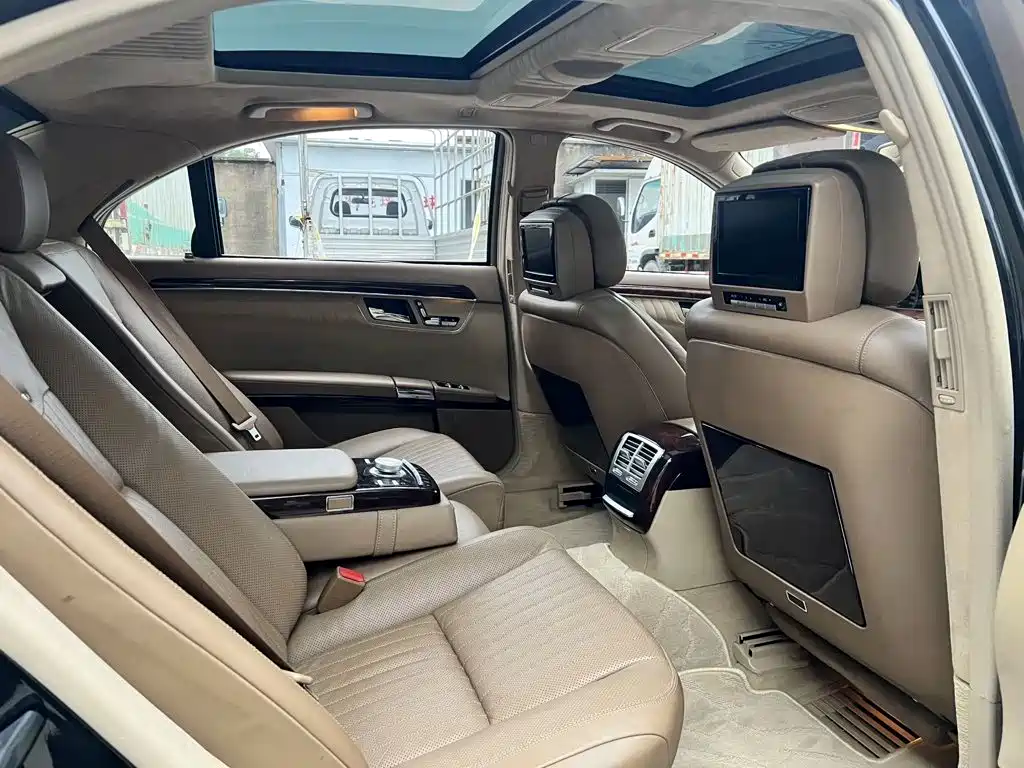 Mercedes-Benz S-Class — миниатюра 14