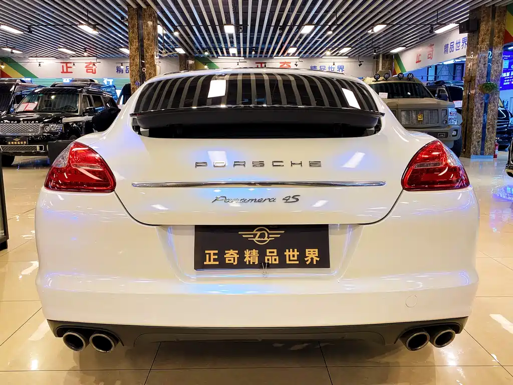 Porsche Panamera 2010 Panamera 4S 4.8L