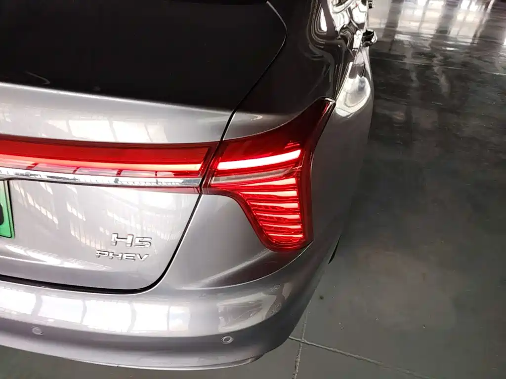 Hongqi Hongqi H5 PHEV — миниатюра 8