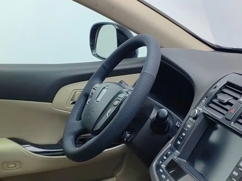 Toyota Crown — миниатюра 22