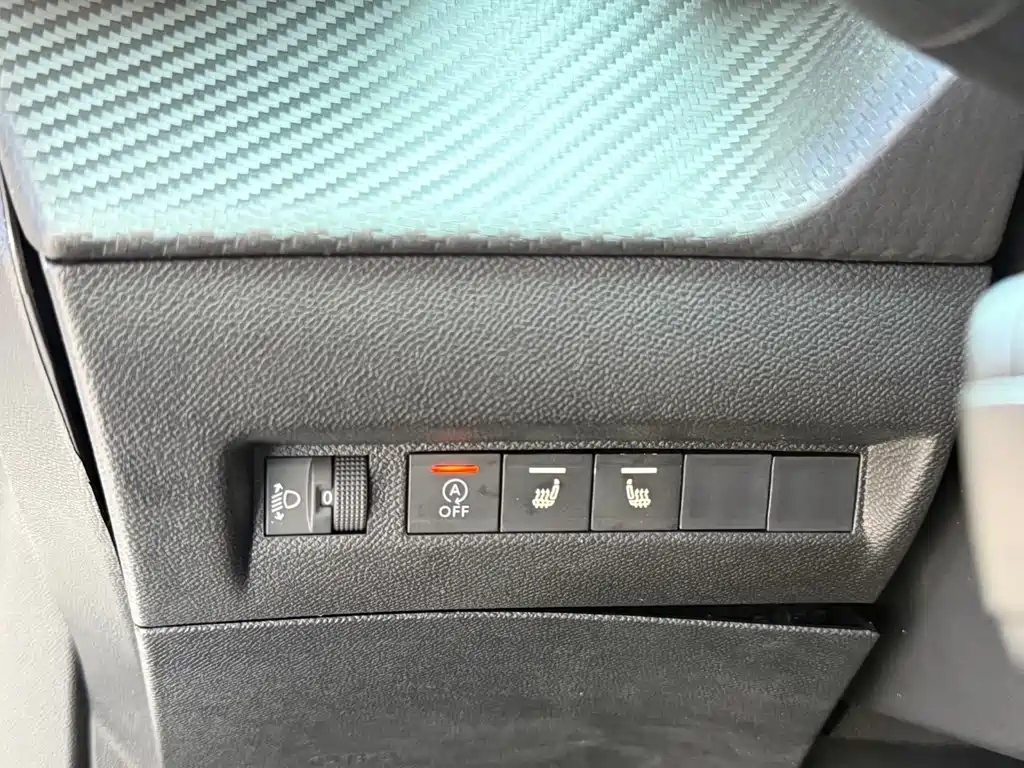 Peugeot 2008 — миниатюра 16