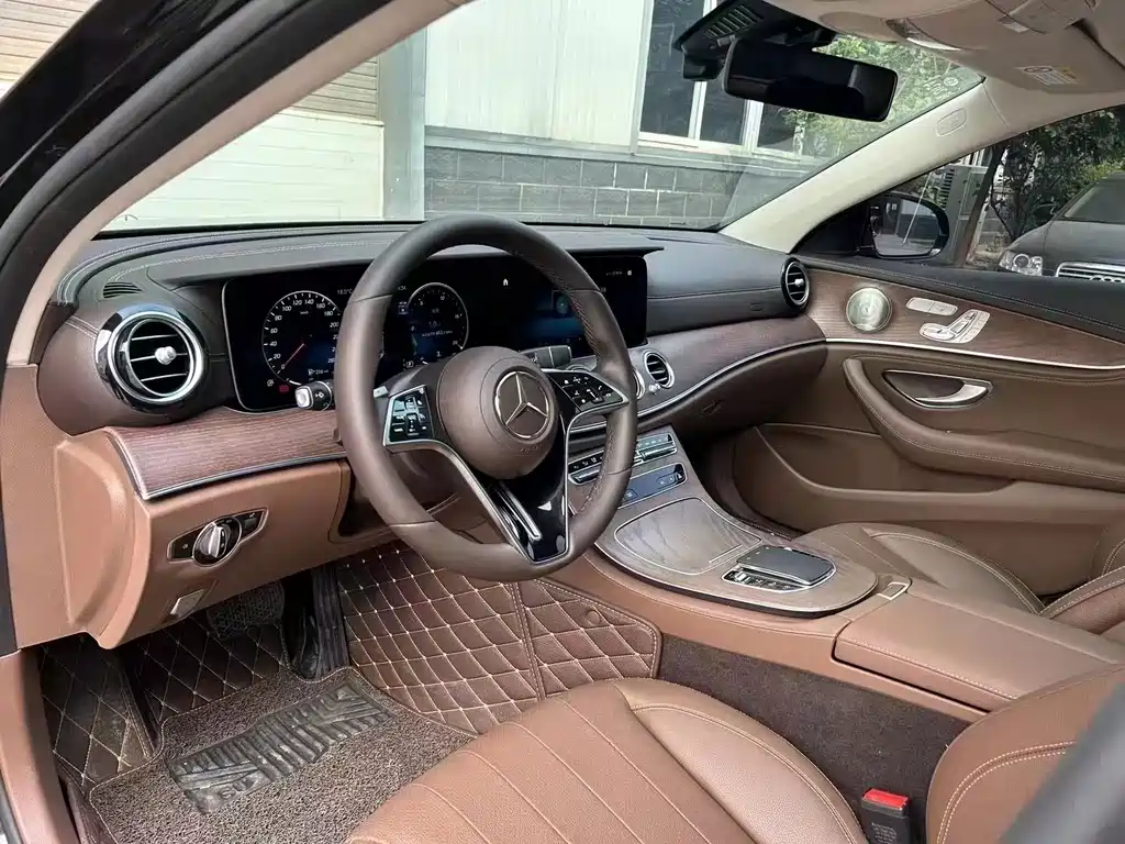Mercedes-Benz E-Class — миниатюра 4