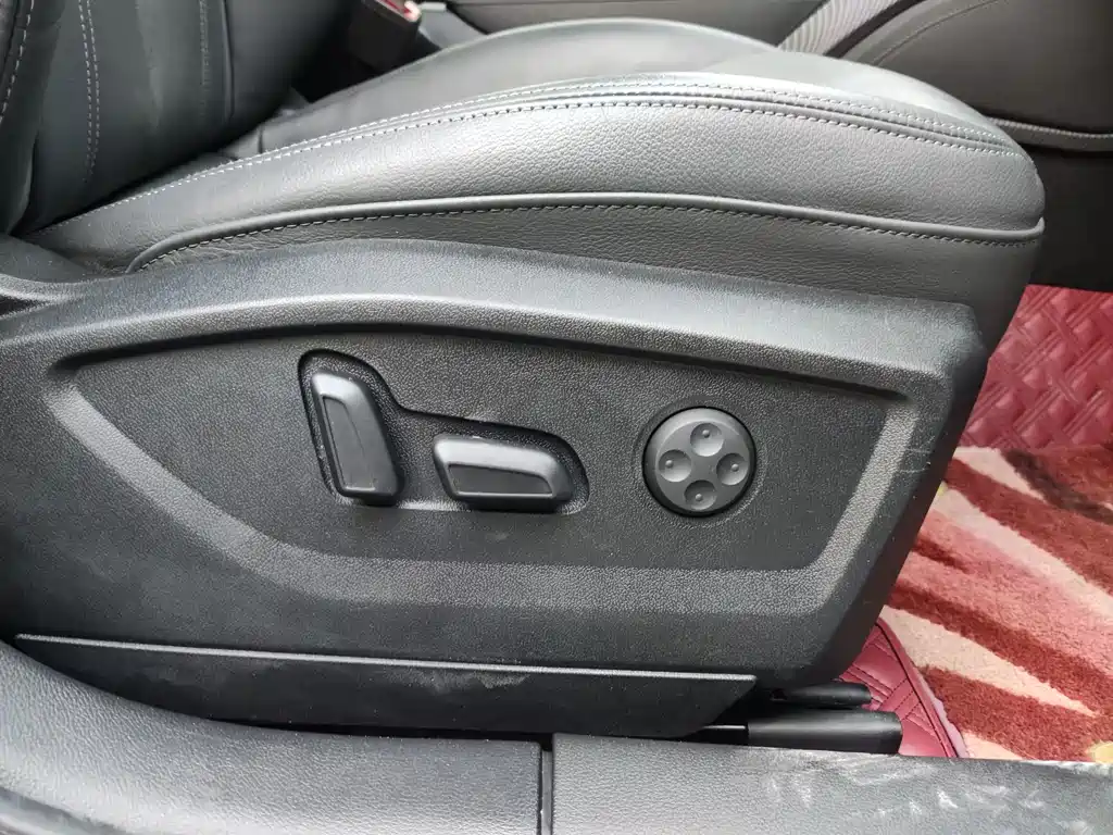 Audi Q2L 2022 35 TFSI Fashion
