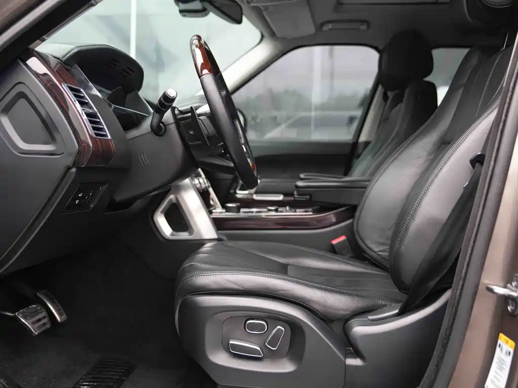 Land Rover Range Rover — миниатюра 6