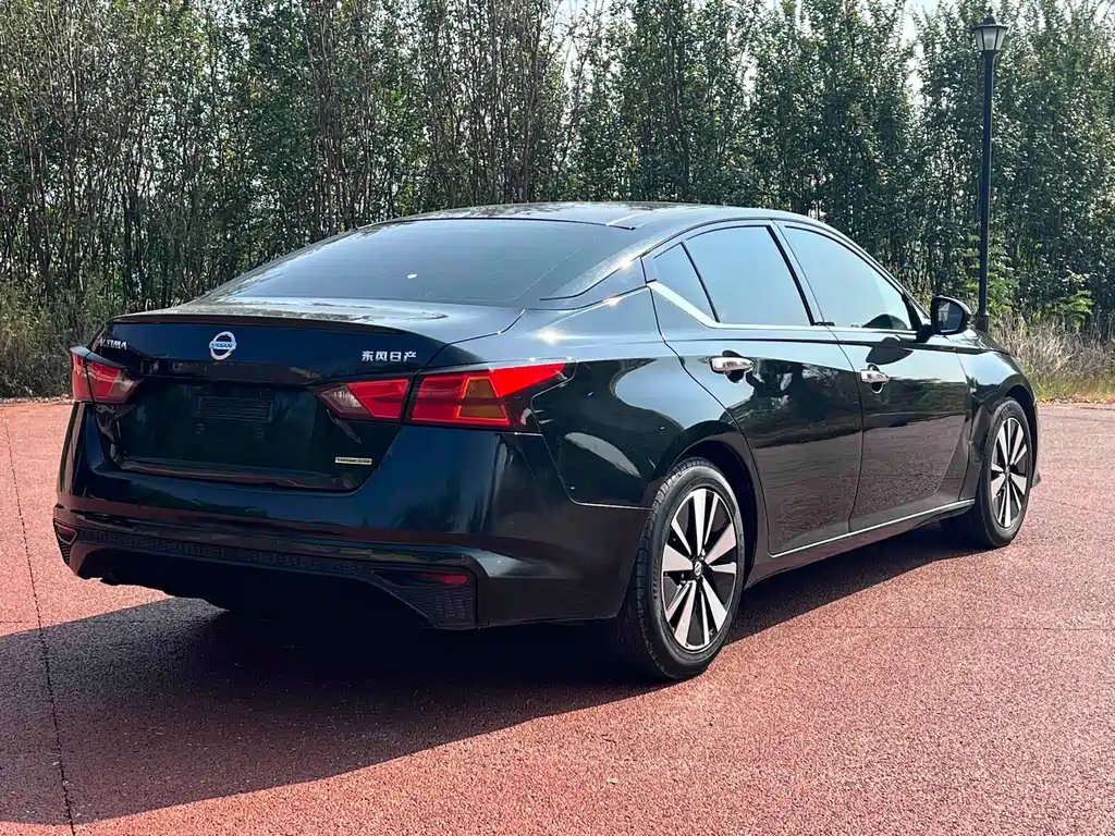 Nissan Teana — миниатюра 6