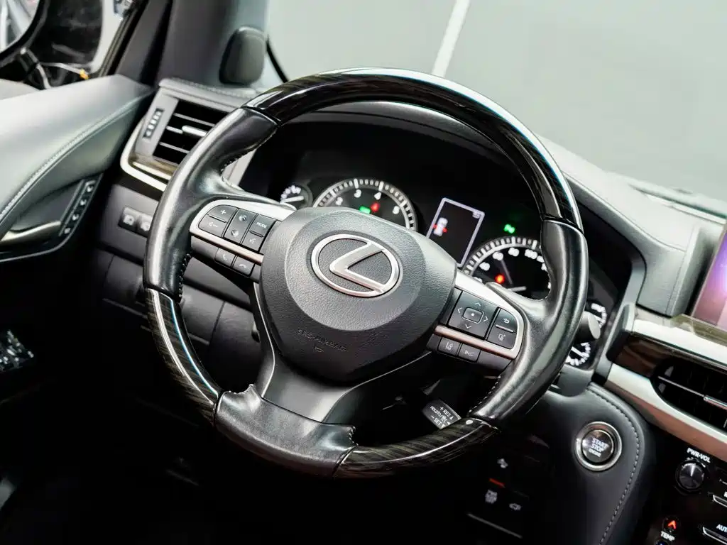 Lexus LX — миниатюра 15
