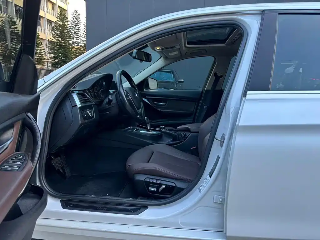 BMW 3 Series — миниатюра 3