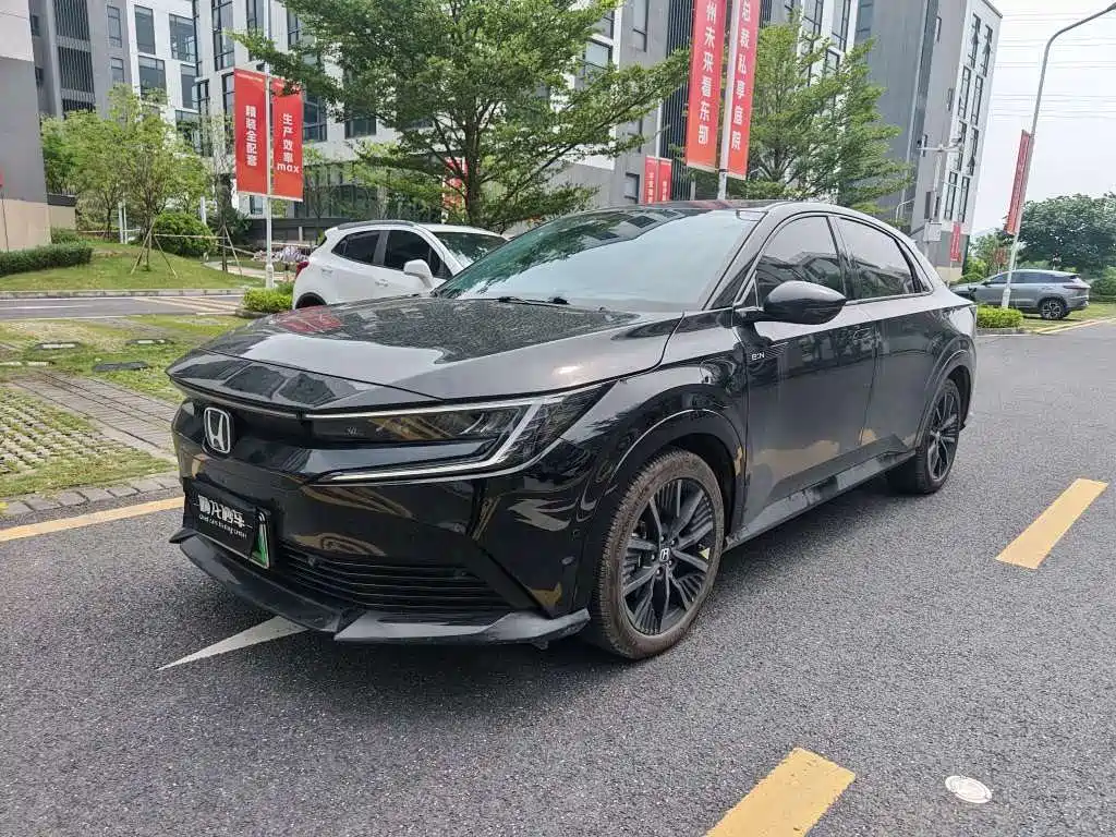 Honda e:NP2