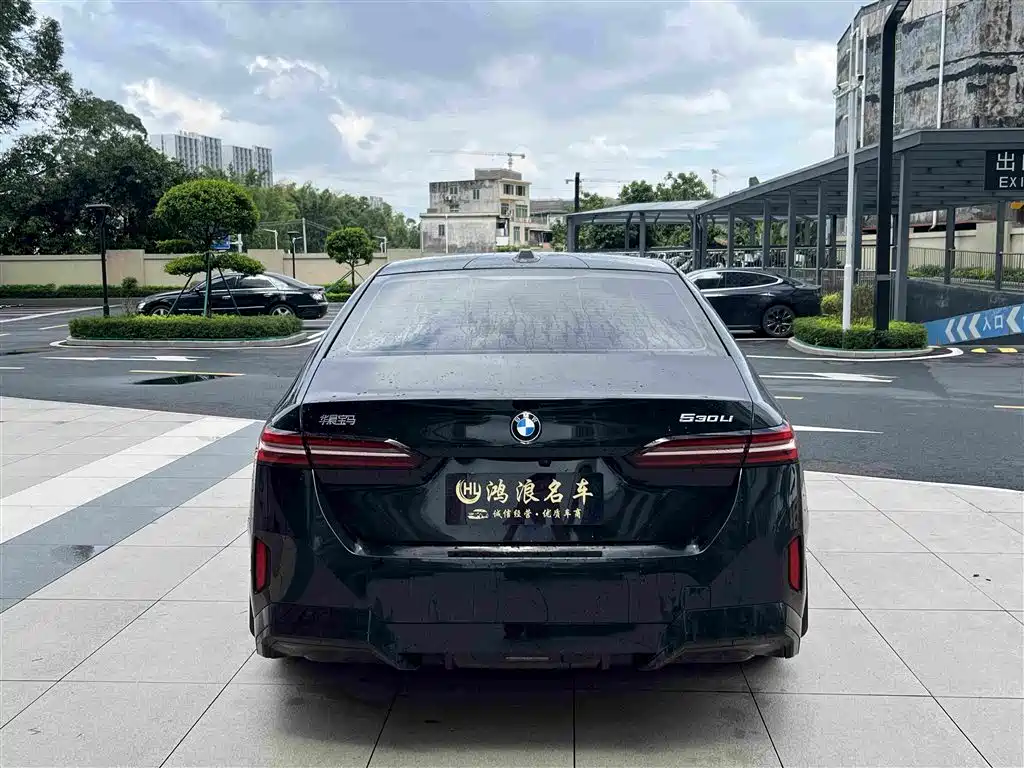 BMW 5 Series — миниатюра 15