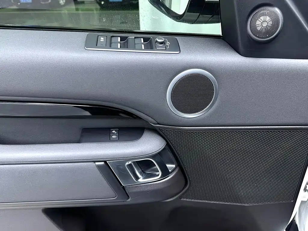Land Rover Discovery — миниатюра 10