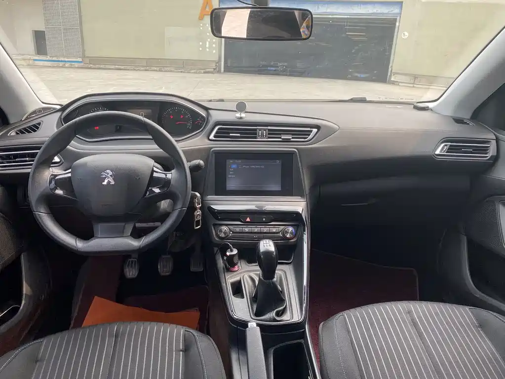 Peugeot 308 — миниатюра 5