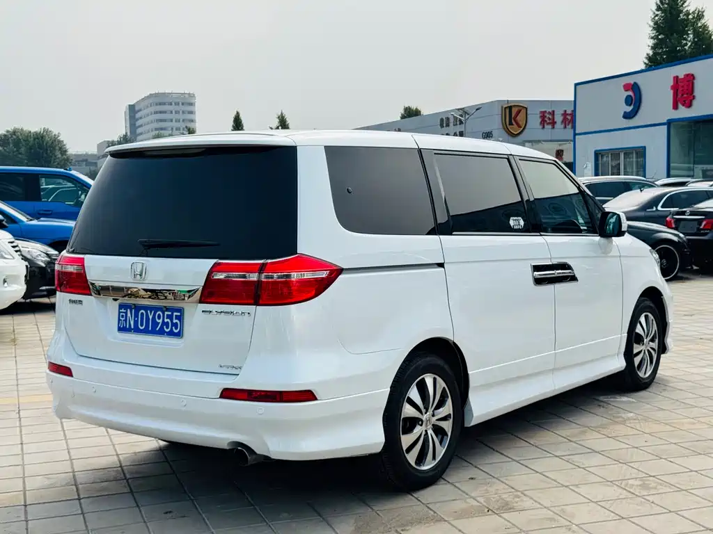 Honda Elysion — миниатюра 6