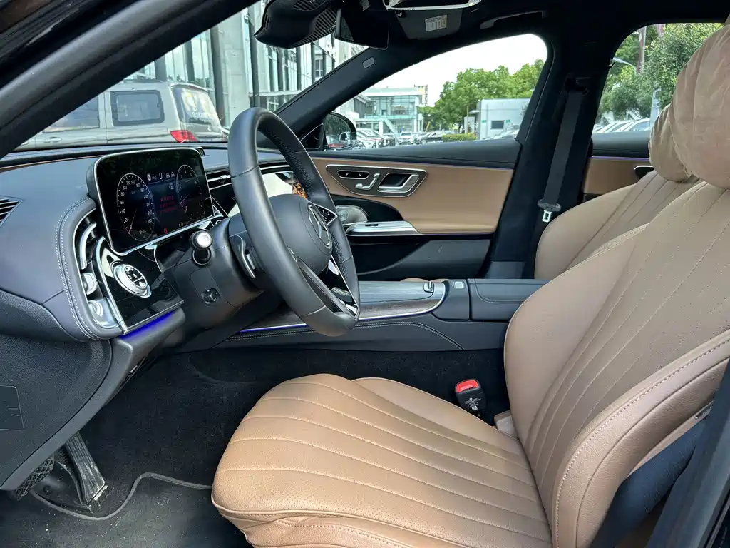 Mercedes-Benz E-Class — миниатюра 7