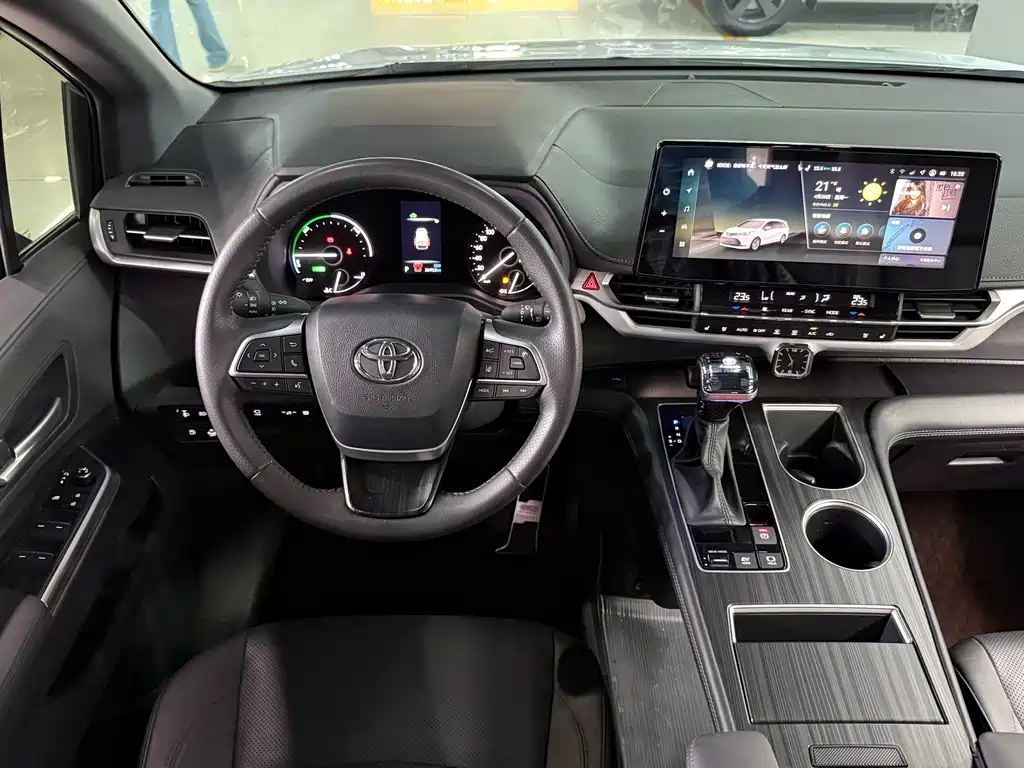 Toyota Sienna - фото 11