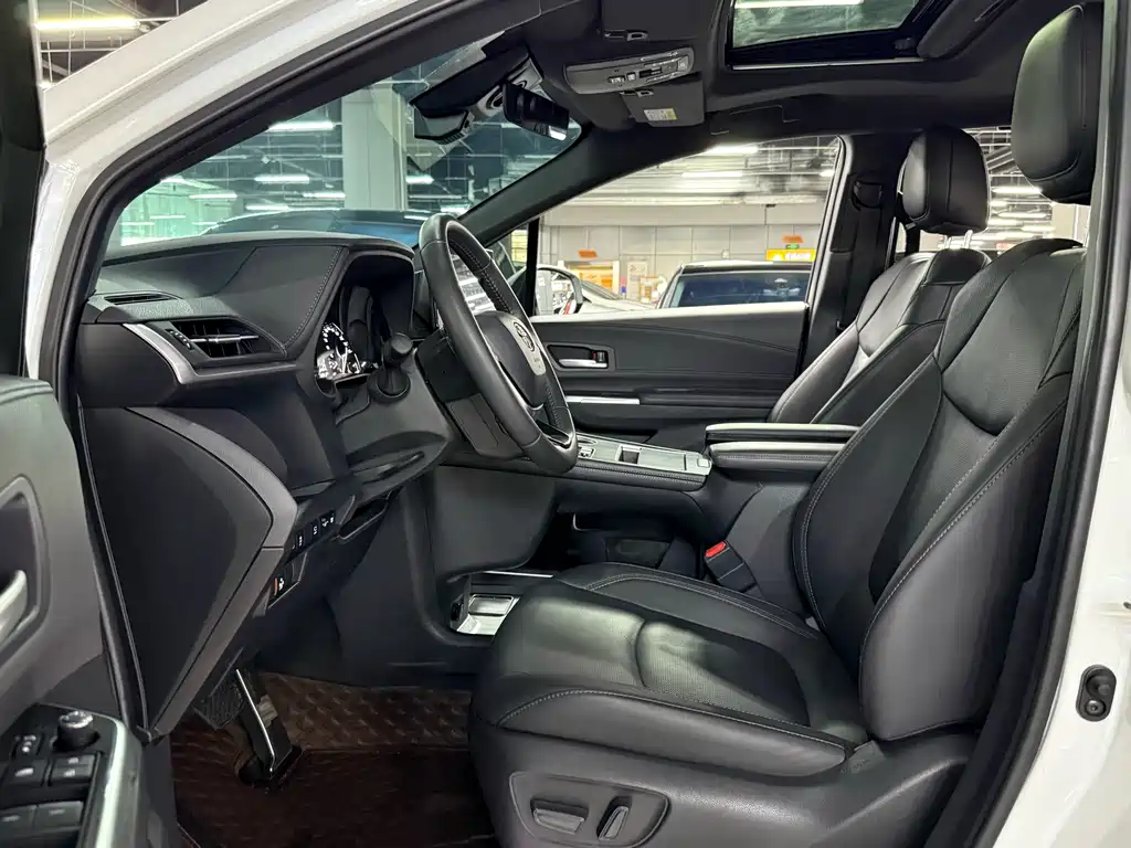 Toyota Sienna - фото 8