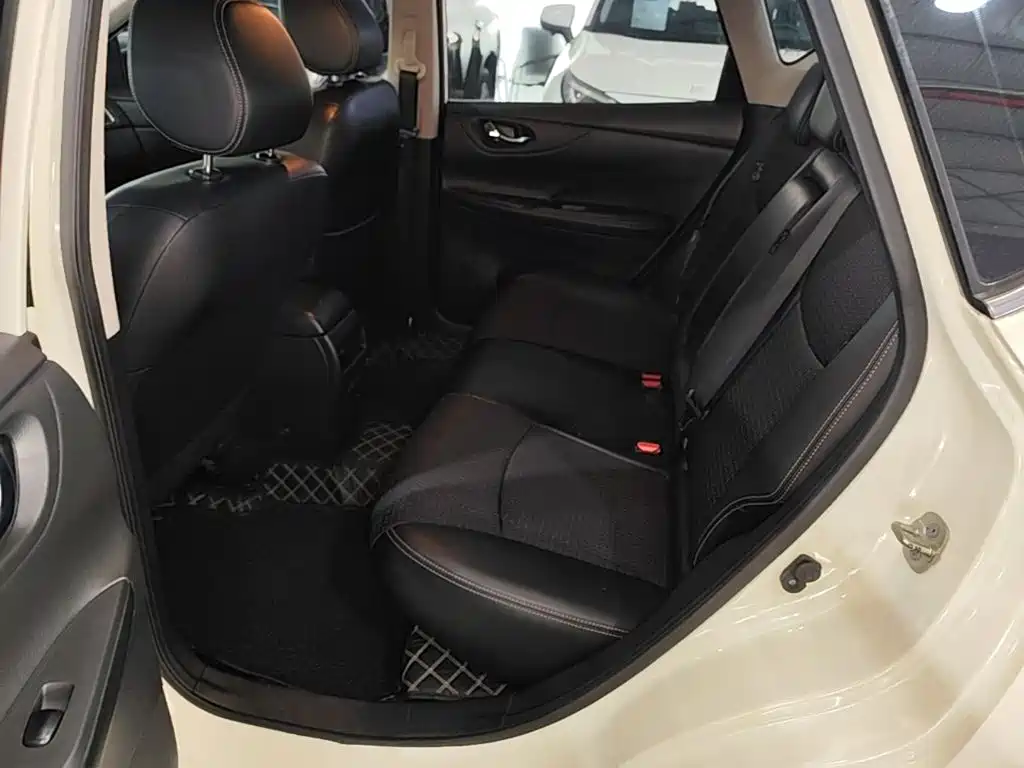 Nissan Tiida — миниатюра 17