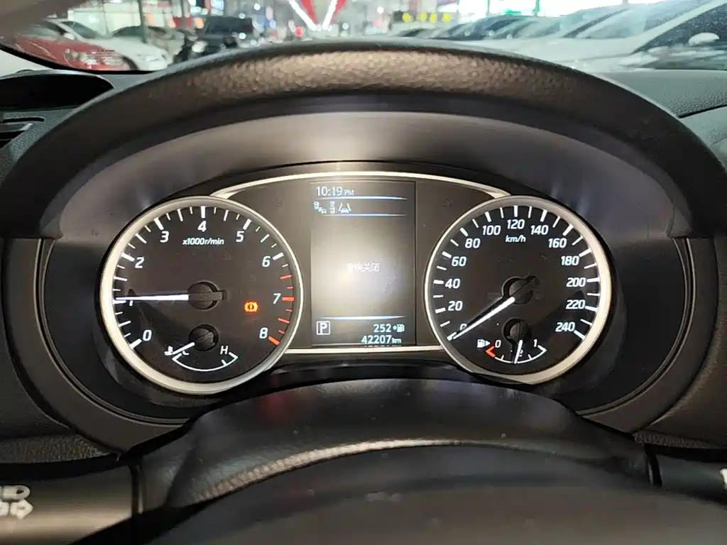 Nissan Tiida — миниатюра 12