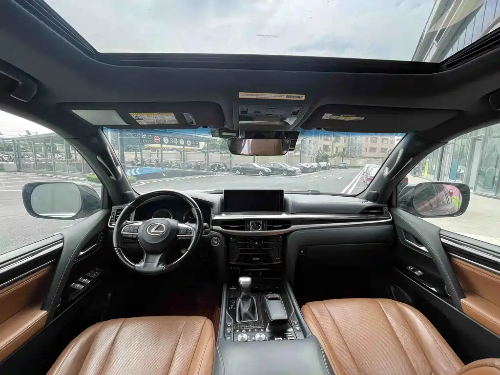 Lexus LX — миниатюра 11