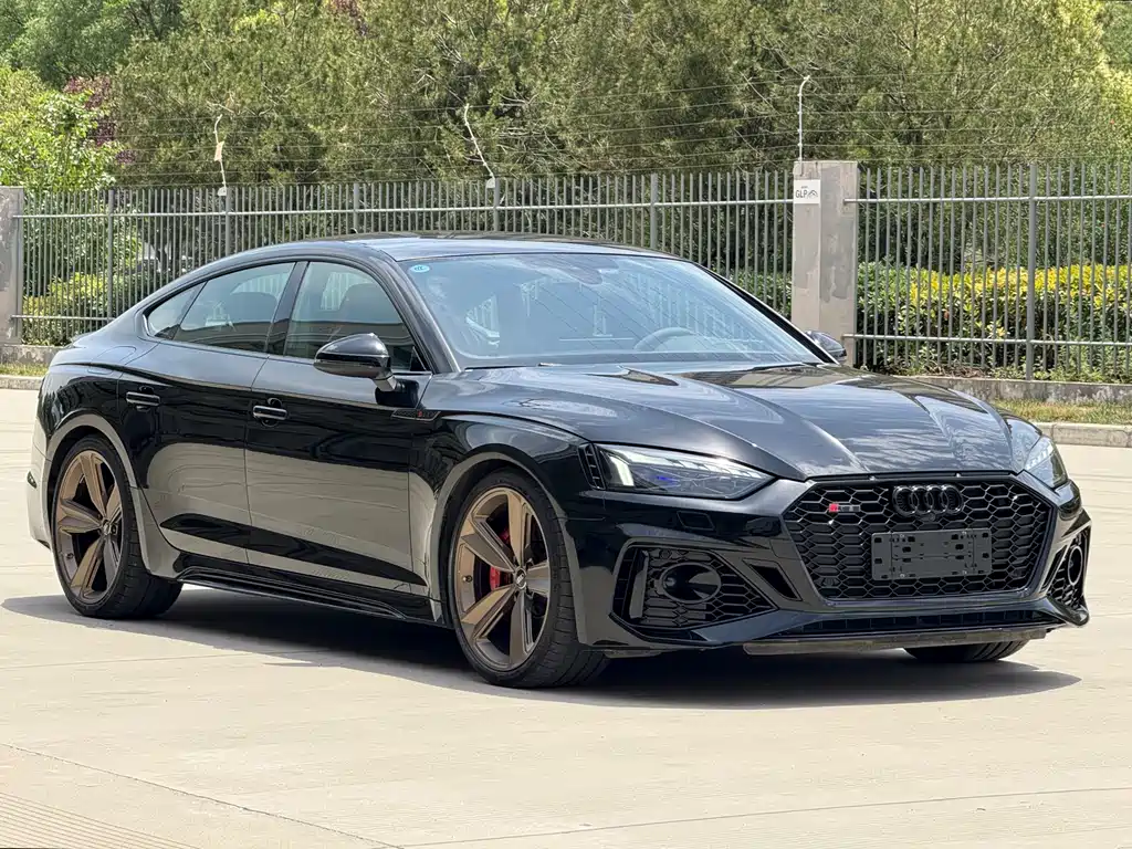 AUDI RS 5