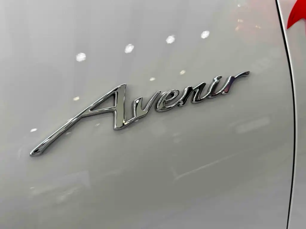 Buick GL8 Hybrid — миниатюра 5
