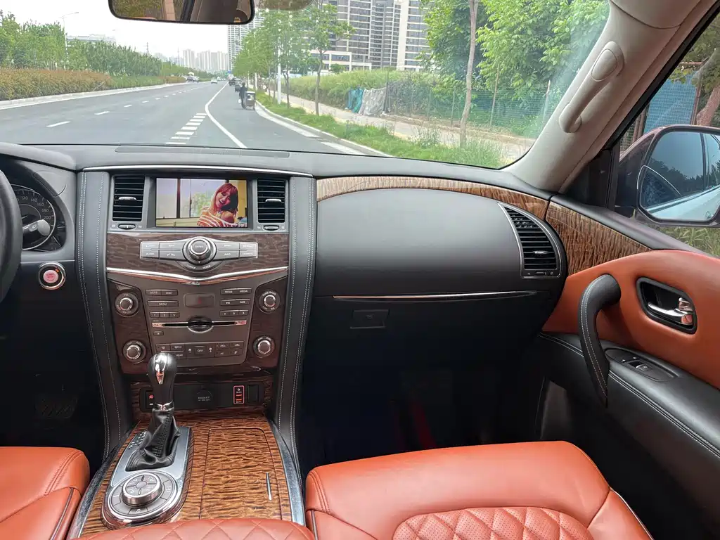 Nissan Patrol — миниатюра 14
