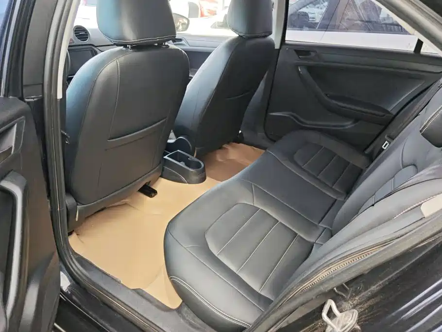 Volkswagen Jetta — миниатюра 11