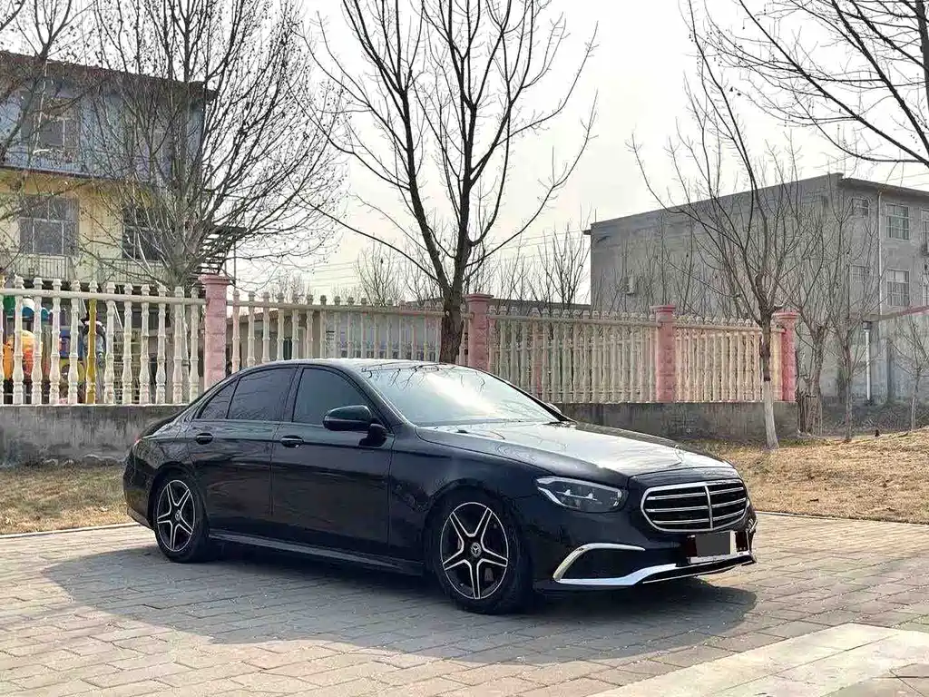 Mercedes-Benz E-Class (Import) — миниатюра 3