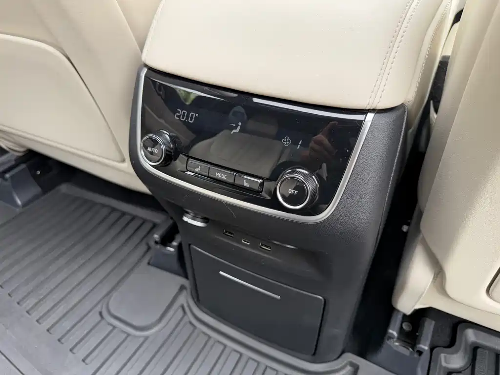 Li Auto Li ONE — миниатюра 13