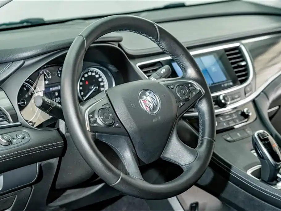 Buick LaCrosse 2021 652T Luxury