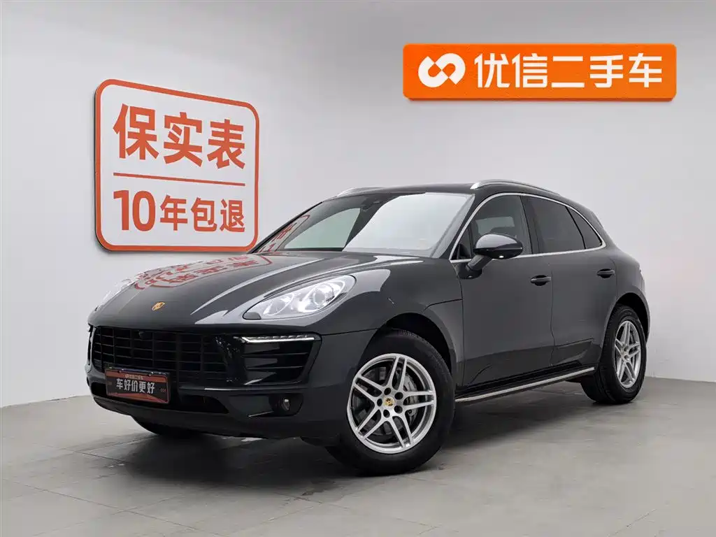 PORSCHE MACAN