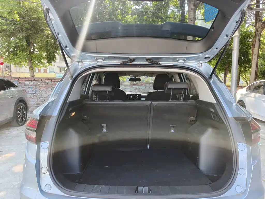 Geely Binyue — миниатюра 19
