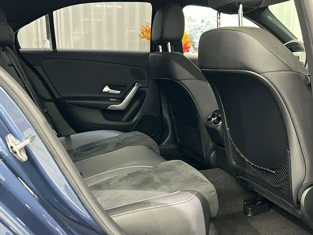 Mercedes-Benz A-Class — миниатюра 8