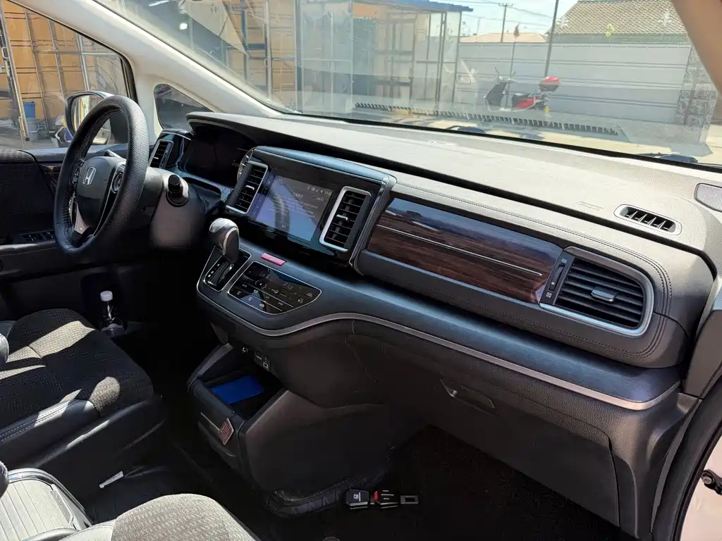 Honda Elysion — миниатюра 15