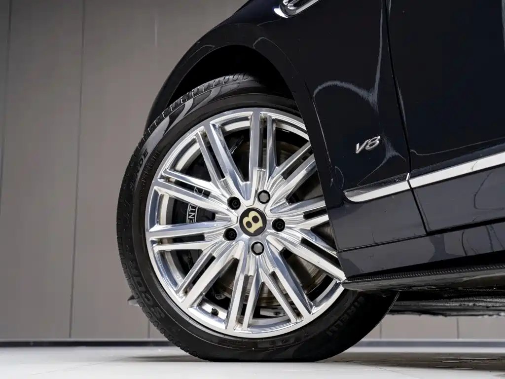 Bentley Flying Spur — миниатюра 6