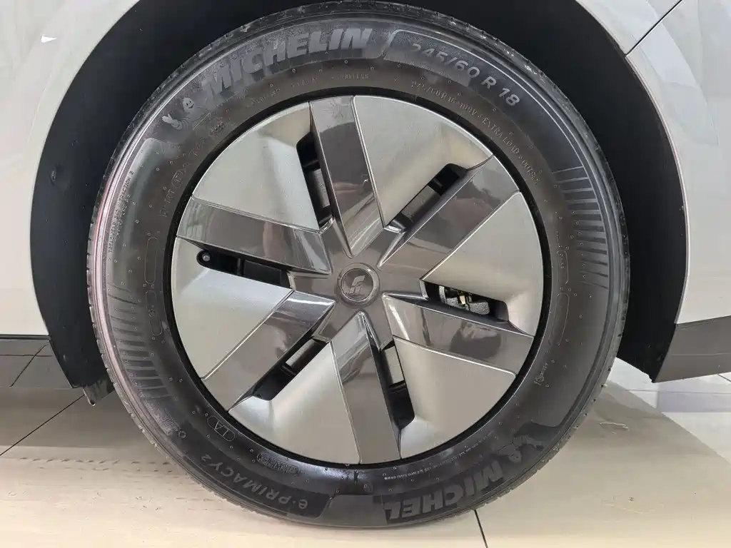 Li Auto Li MEGA — миниатюра 24