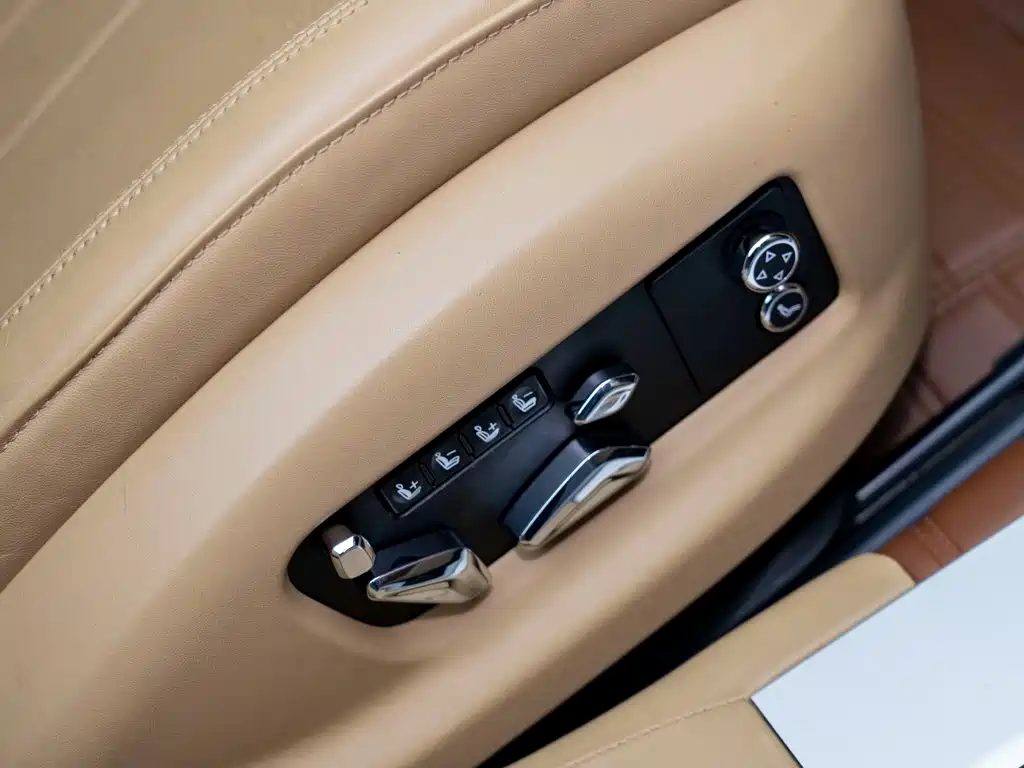 Bentley Flying Spur — миниатюра 18