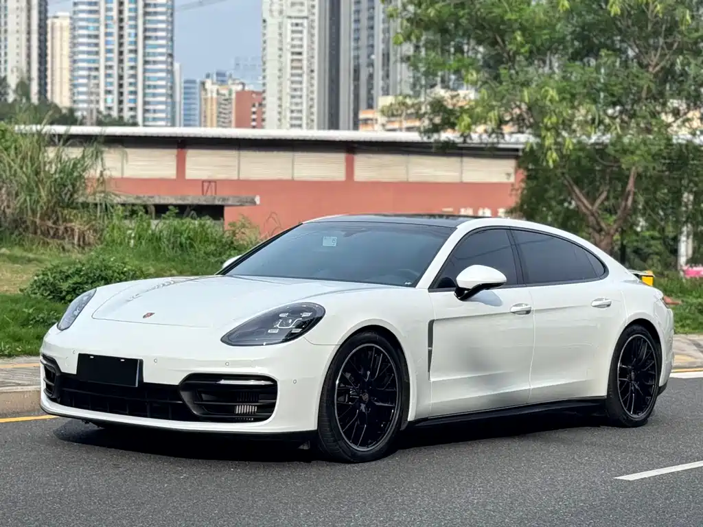 Porsche Panamera 2022
