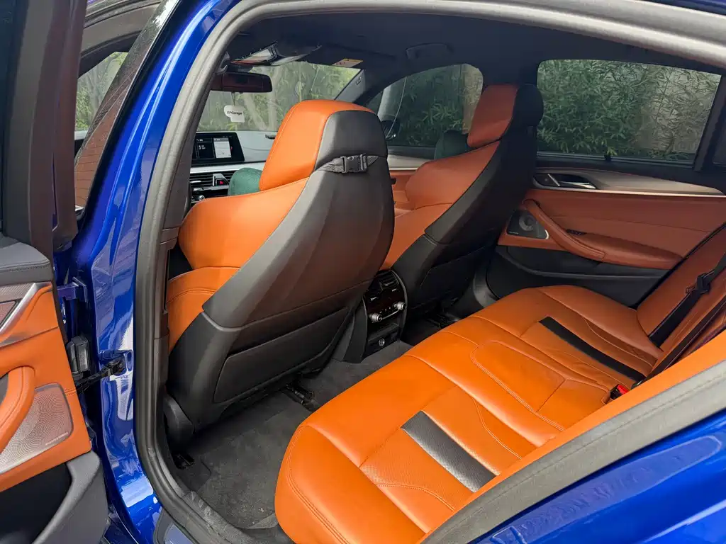 BMW M5 — миниатюра 5