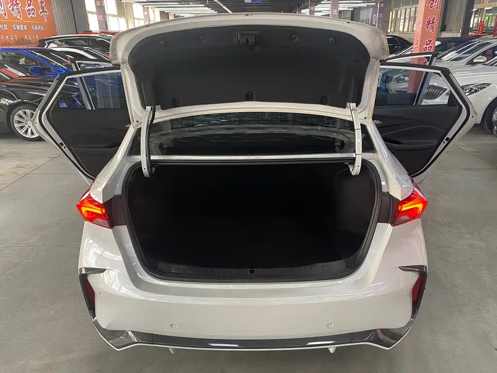 Buick Verano — миниатюра 13
