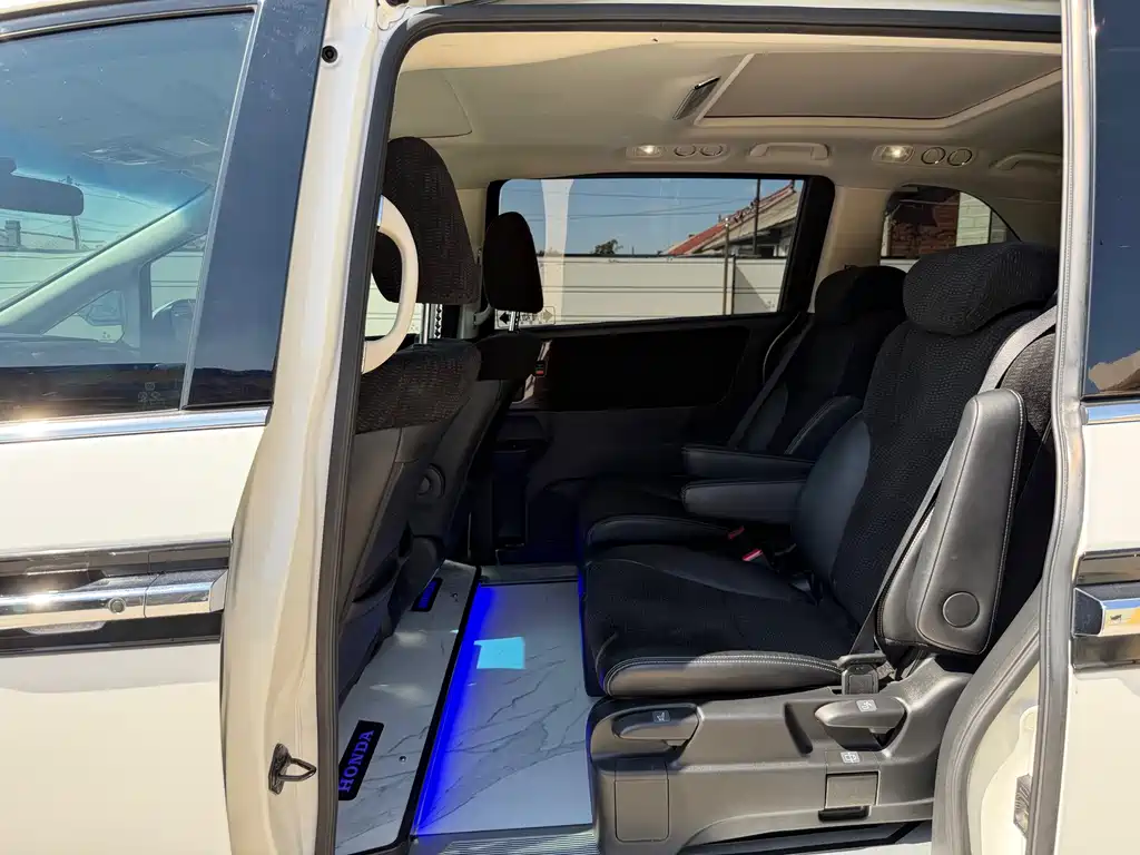 Honda Elysion — миниатюра 11