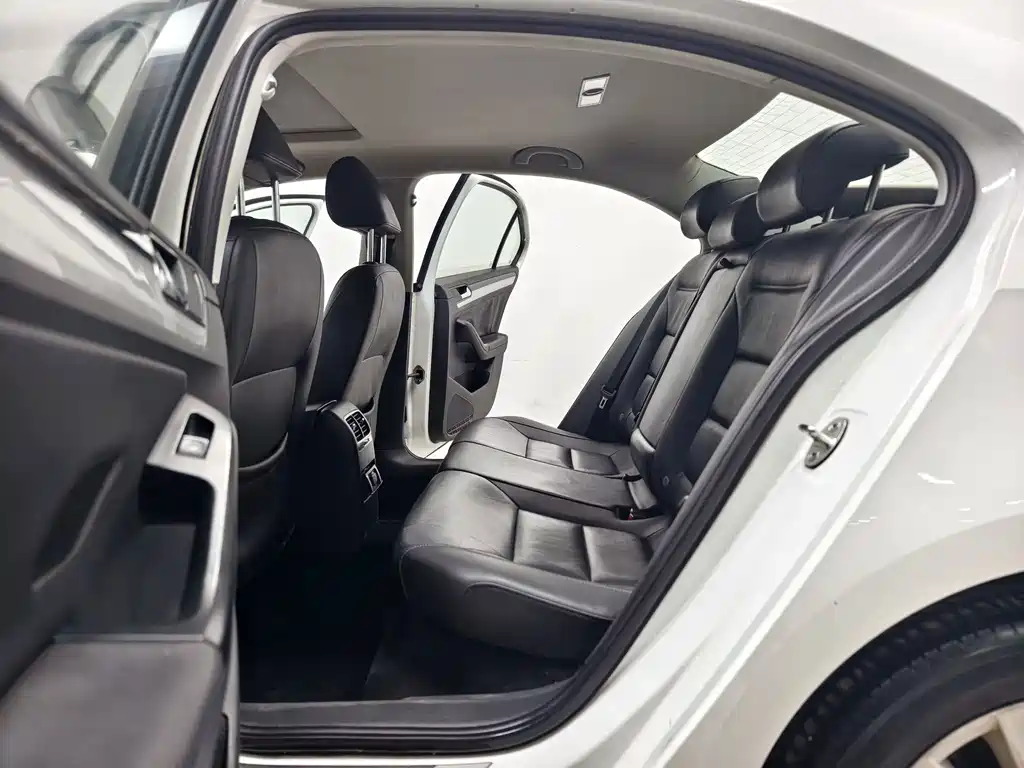 Volkswagen Sagitar — миниатюра 13