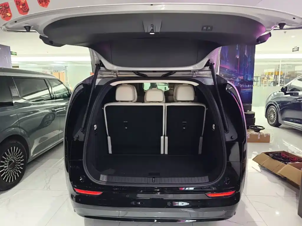 Li Auto Li MEGA — миниатюра 19