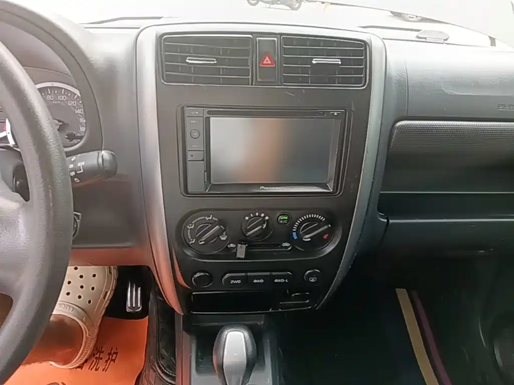 Suzuki Jimny — миниатюра 13