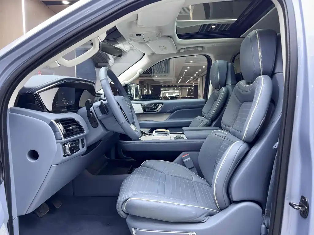 Lincoln Navigator — миниатюра 11
