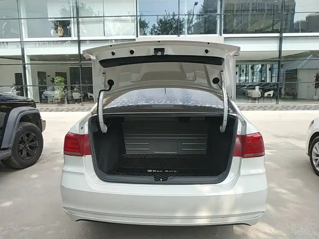 Volkswagen Santana — миниатюра 19