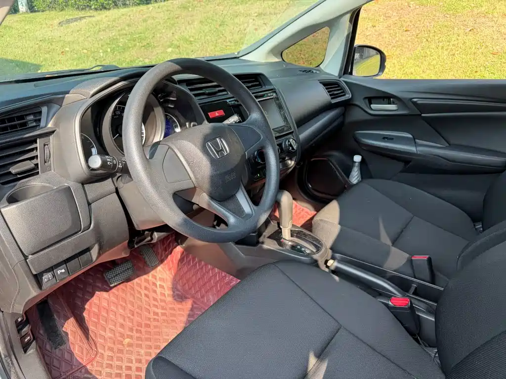 Honda Fit — миниатюра 7