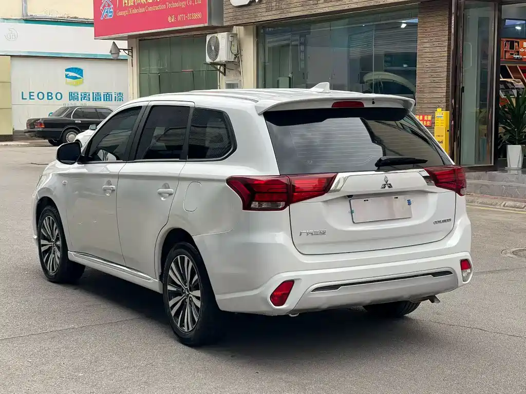 Mitsubishi Outlander 2020 2.0L 5 мест