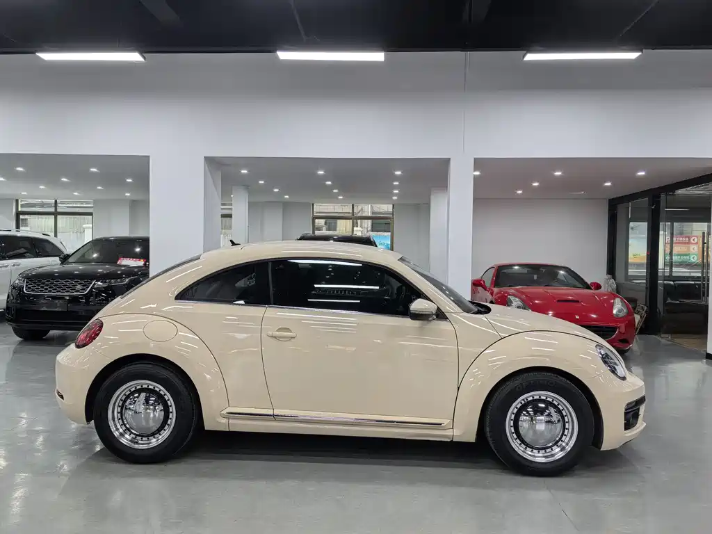 VOLKSWAGEN BEETLE